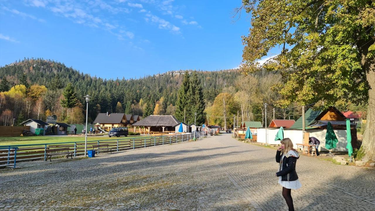 Zajazd Karlow Restauracja & Pokoje Goscinne Exteriér fotografie